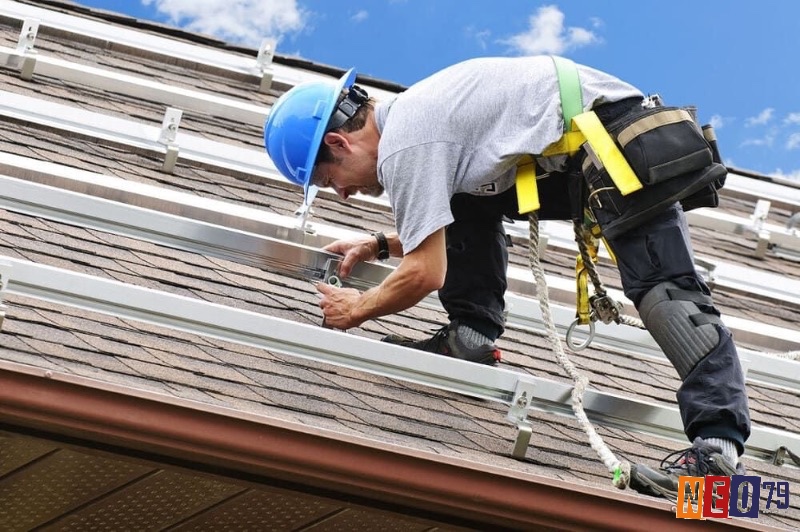 Mơ thấy tự mình sửa nhà biểu thị sự độc lập, khả năng tự cải thiện và sức mạnh nội tâm trong quá trình hồi phục cảm xúc