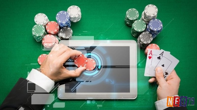 Bluff (đánh lừa) là một kỹ năng cao cấp trong kinh nghiệm chơi mậu binh