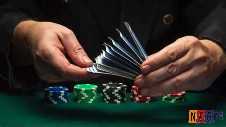 Học tập và phân tích game sẽ giúp bạn hiểu sâu hơn deep stack poker là gì và tiến bộ nhanh chóng.